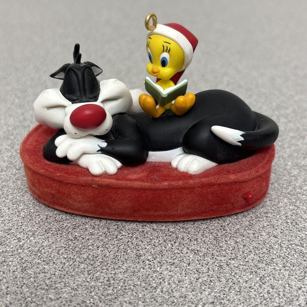 Vintage 'Twas The Night Before Christmas Hallmark Ornament, Talking Tweety